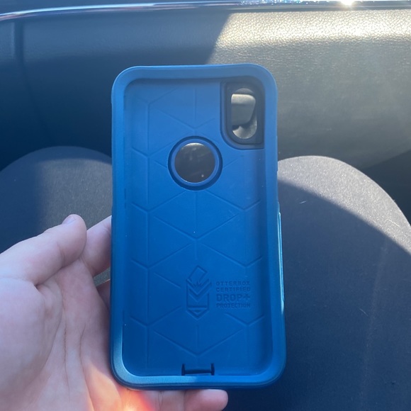 Blue Otterbox iPhone XR case - Picture 2 of 5
